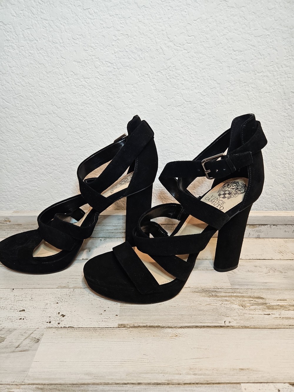VINCE CAMUTO Womens 8.M Chunky Heel Sandal Platform Suede Leather  Black - NEW